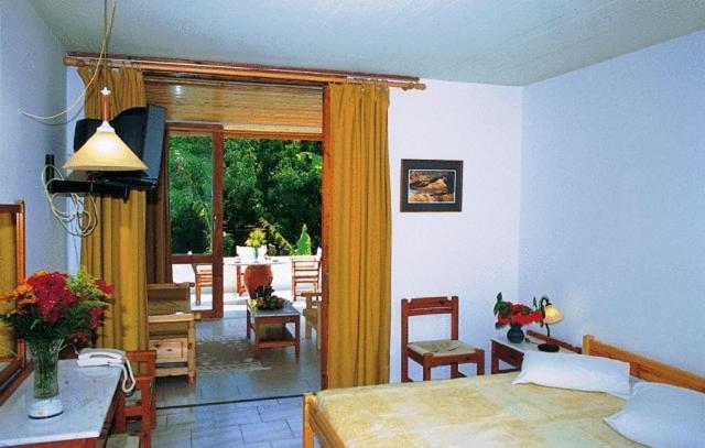 Chronis Rooms & Apartments Adamantas  Zimmer foto